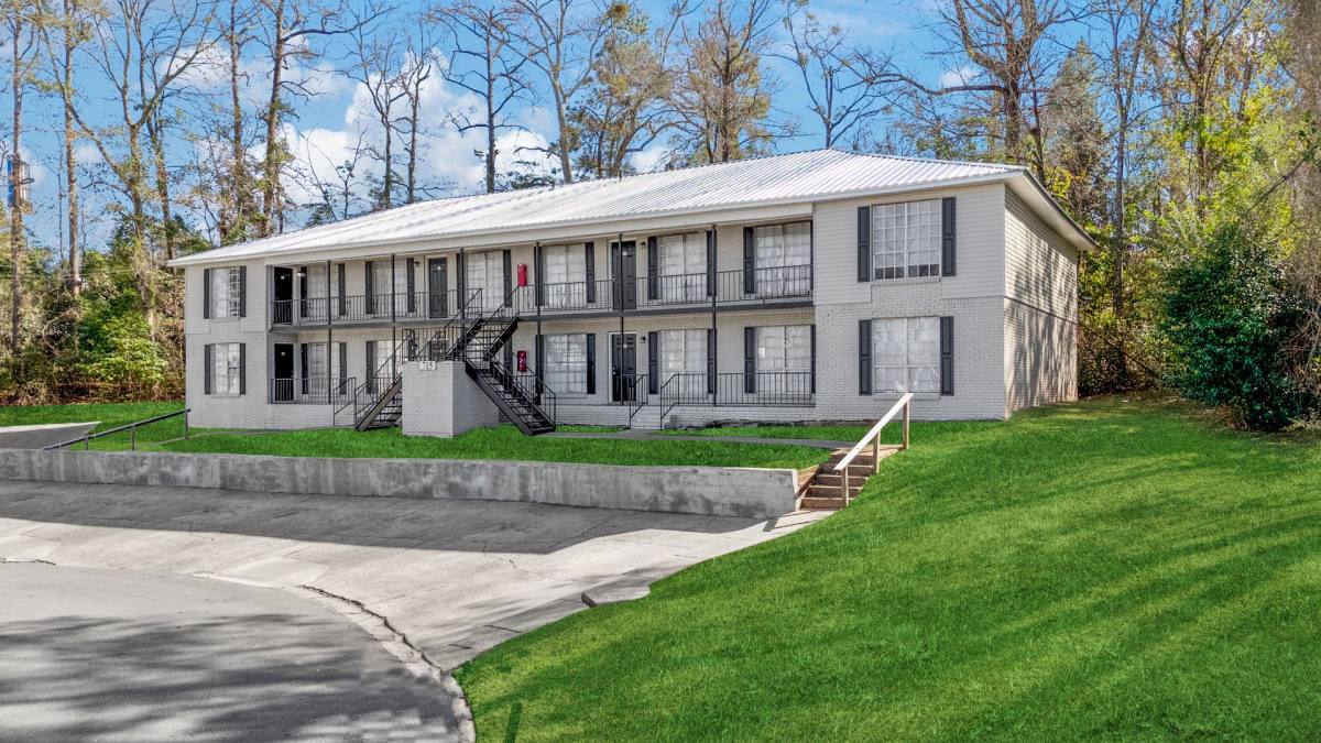 Apartment for rent at 715 Dogwood Lane, Tuscaloosa, AL 35405