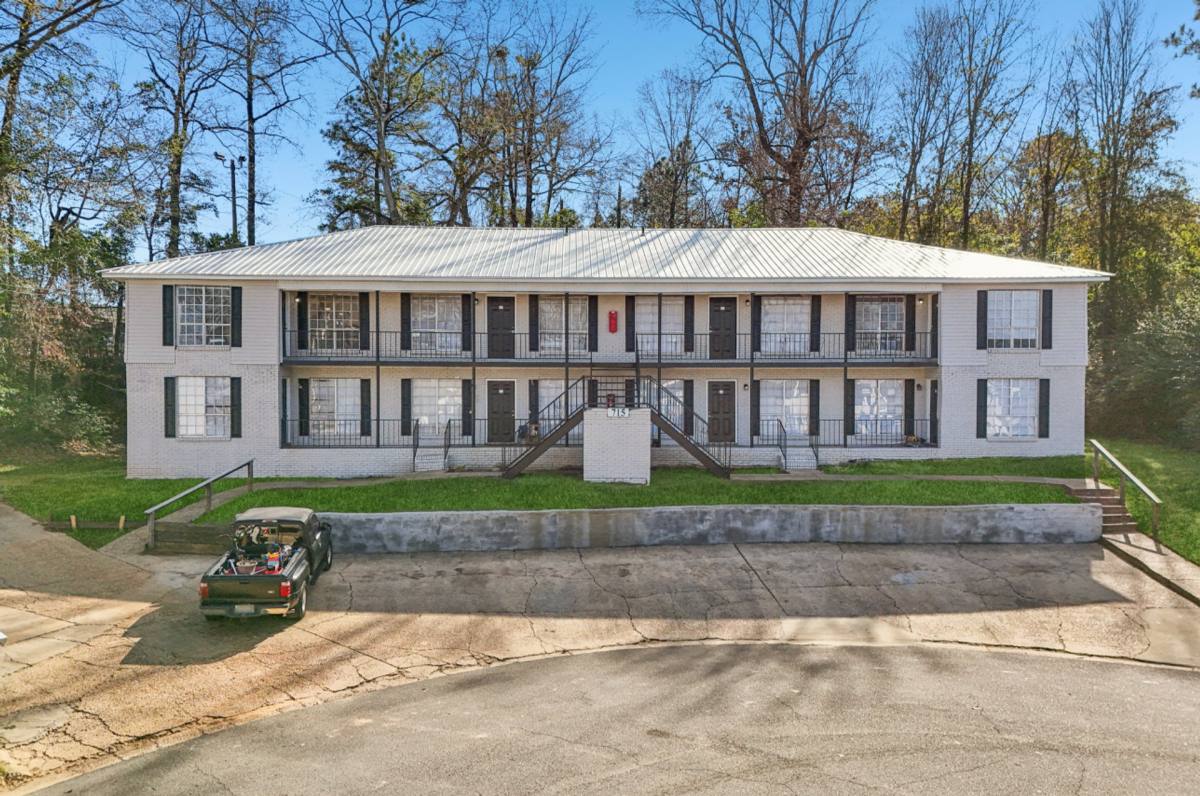 Apartment for rent at 715 Dogwood Lane, Tuscaloosa, AL 35405