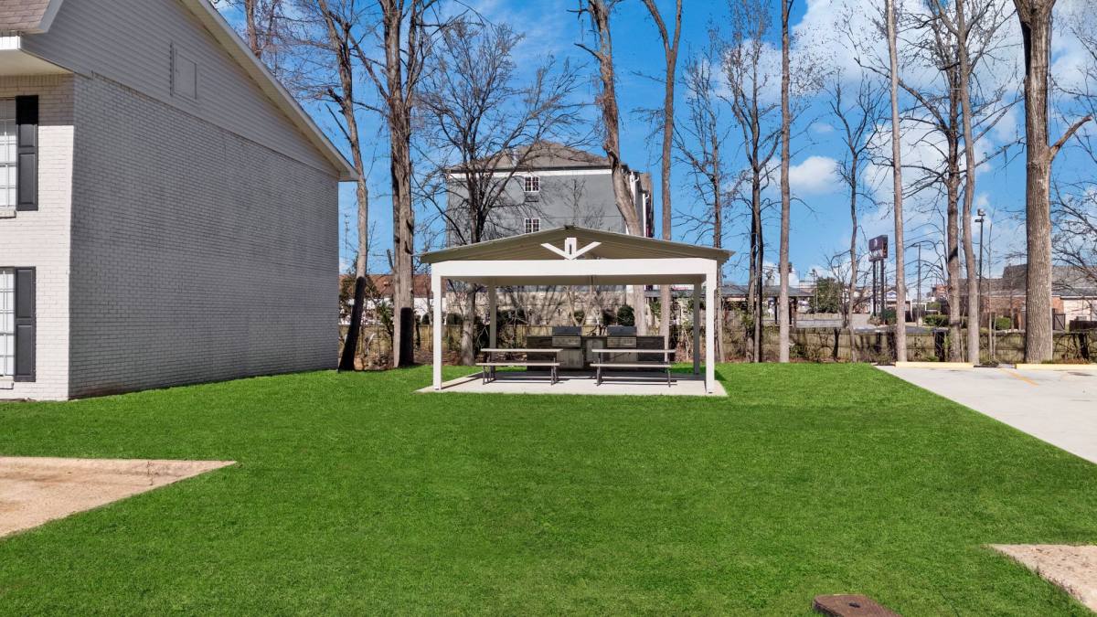 Apartment for rent at 715 Dogwood Lane, Tuscaloosa, AL 35405