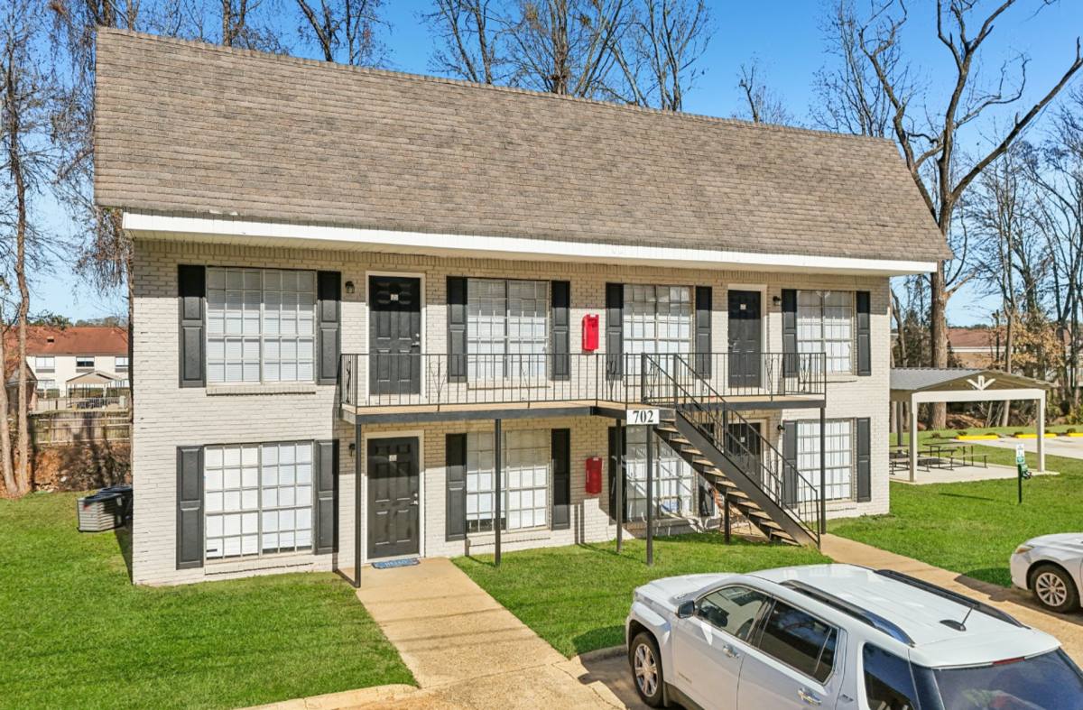 Apartment for rent at 715 Dogwood Lane, Tuscaloosa, AL 35405
