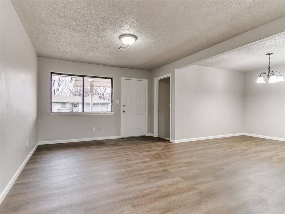 House for rent at 923 SW 3rd St, Oklahoma City, OK 73160