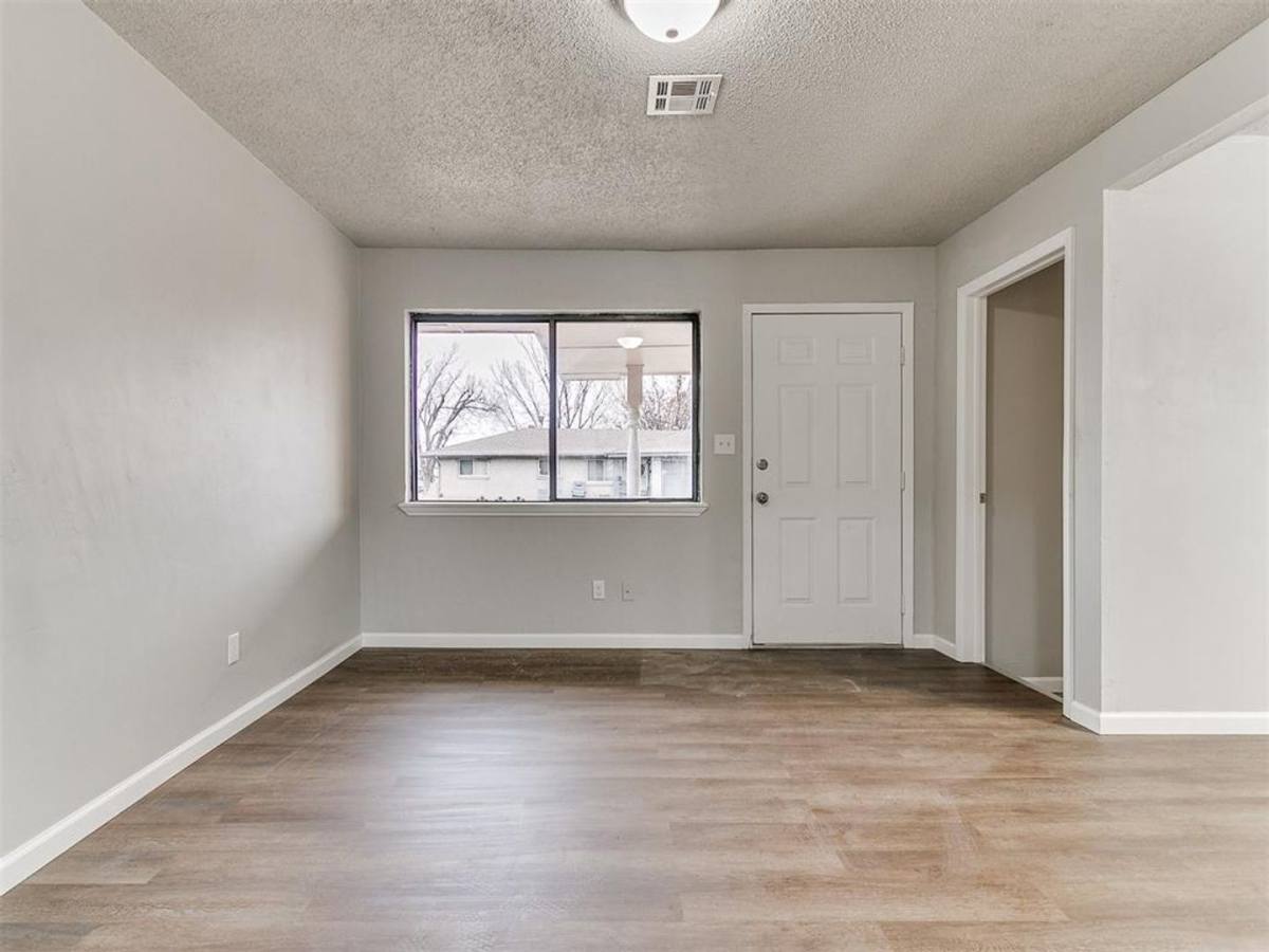 House for rent at 923 SW 3rd St, Oklahoma City, OK 73160