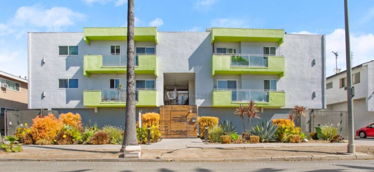 Apartment for rent at 7259 Willoughby Ave, Los Angeles, CA 90046