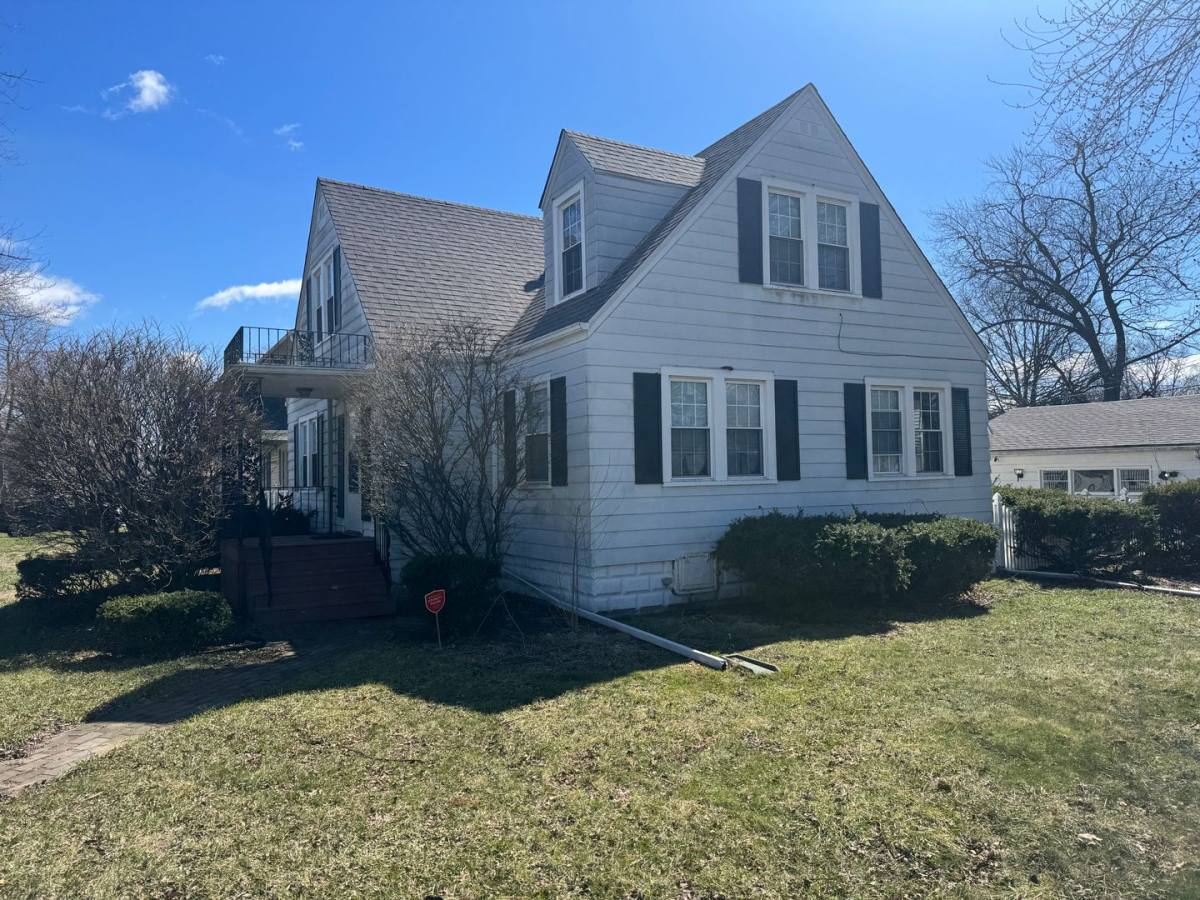 House for rent at 3341 S Schultz Dr, Lansing, IL 60438