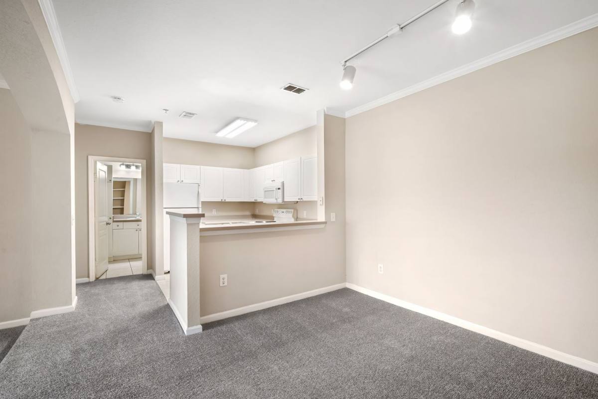 Apartment for rent at 9301 Crescent Loop Circle, Tampa, FL 33619