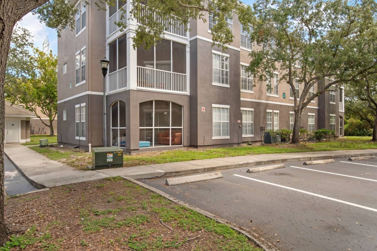 Apartment for rent at 9301 Crescent Loop Circle, Tampa, FL 33619