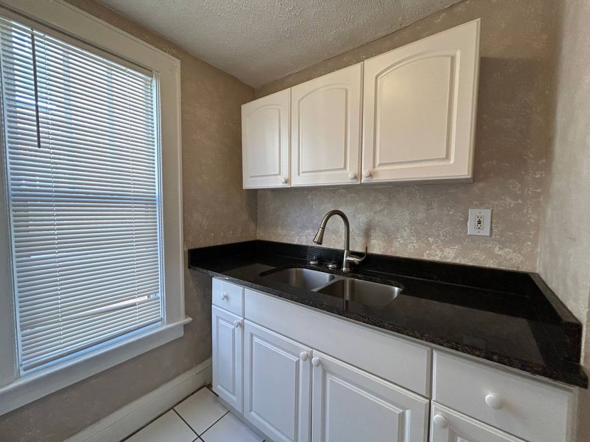 Apartment for rent at 2619 College St, Jacksonville, FL 32204