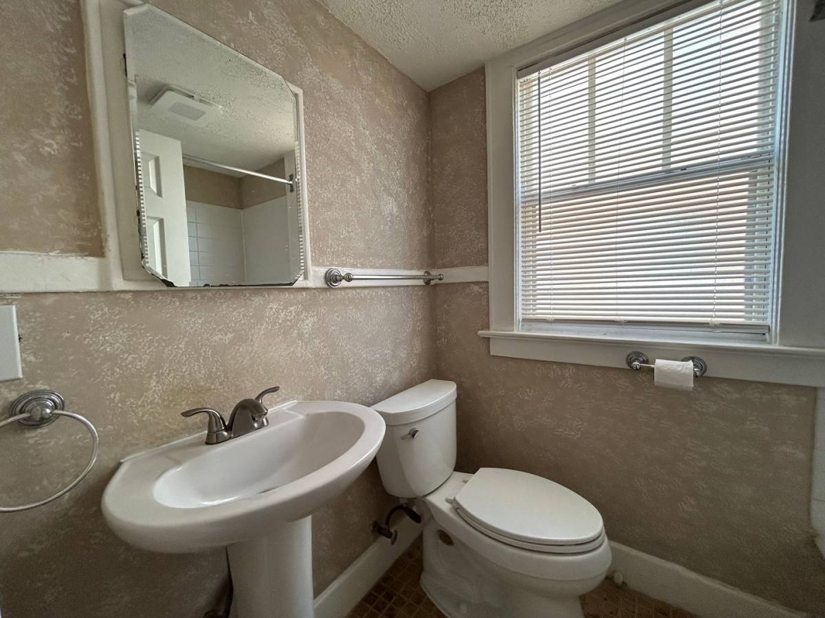 Apartment for rent at 2619 College St, Jacksonville, FL 32204