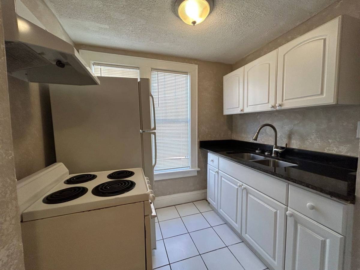 Apartment for rent at 2619 College St, Jacksonville, FL 32204
