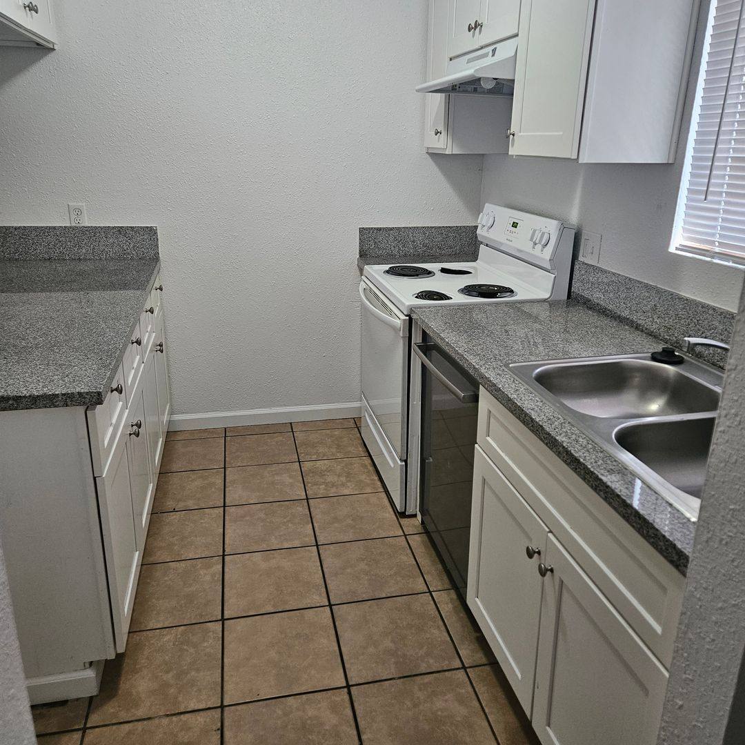 Apartment for rent at 5101 Marsha, Bakersfield, CA 93309