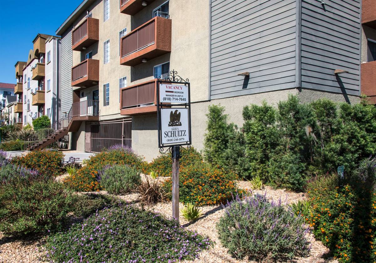 Apartment for rent at 11307 Morrison St, North Hollywood, CA 91601
