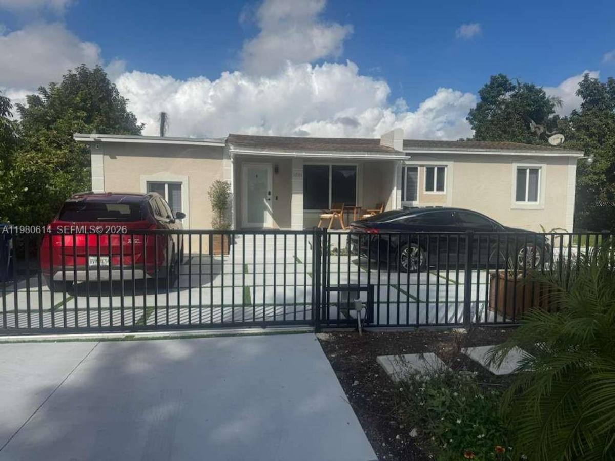House for rent at 1001 NW 148th St, Miami, FL 33168