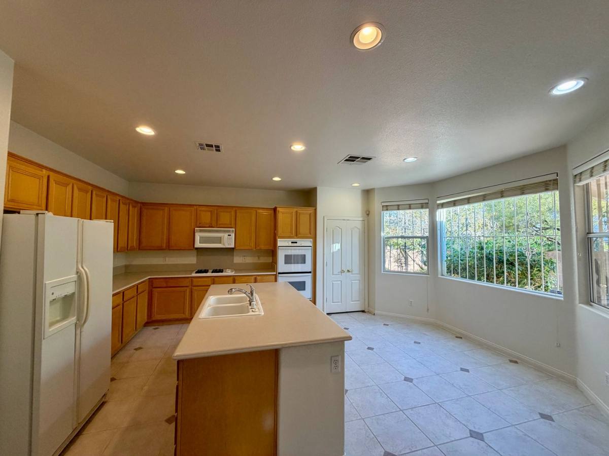 House for rent at 2736 Carolina Blue Ave, Henderson, NV 89052