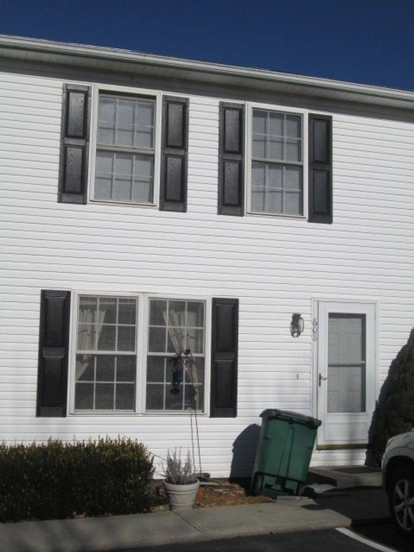 Townhouse for rent at 608 Stone St, Christiansburg, VA 24073