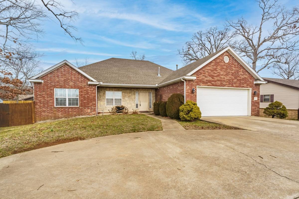 House for rent at 4303 W Olive St, Rogers, AR 72756