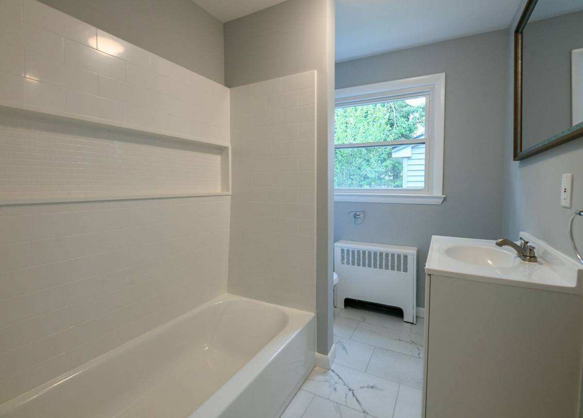 House for rent at 95 Riverside Dr, Hamden, CT 06518