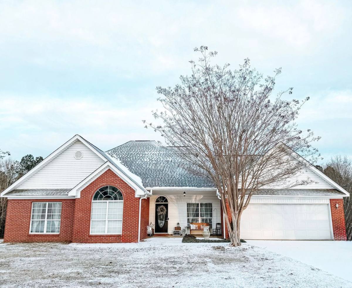 House for rent at 6341 Wolfe Rd, Columbus, MS 39705