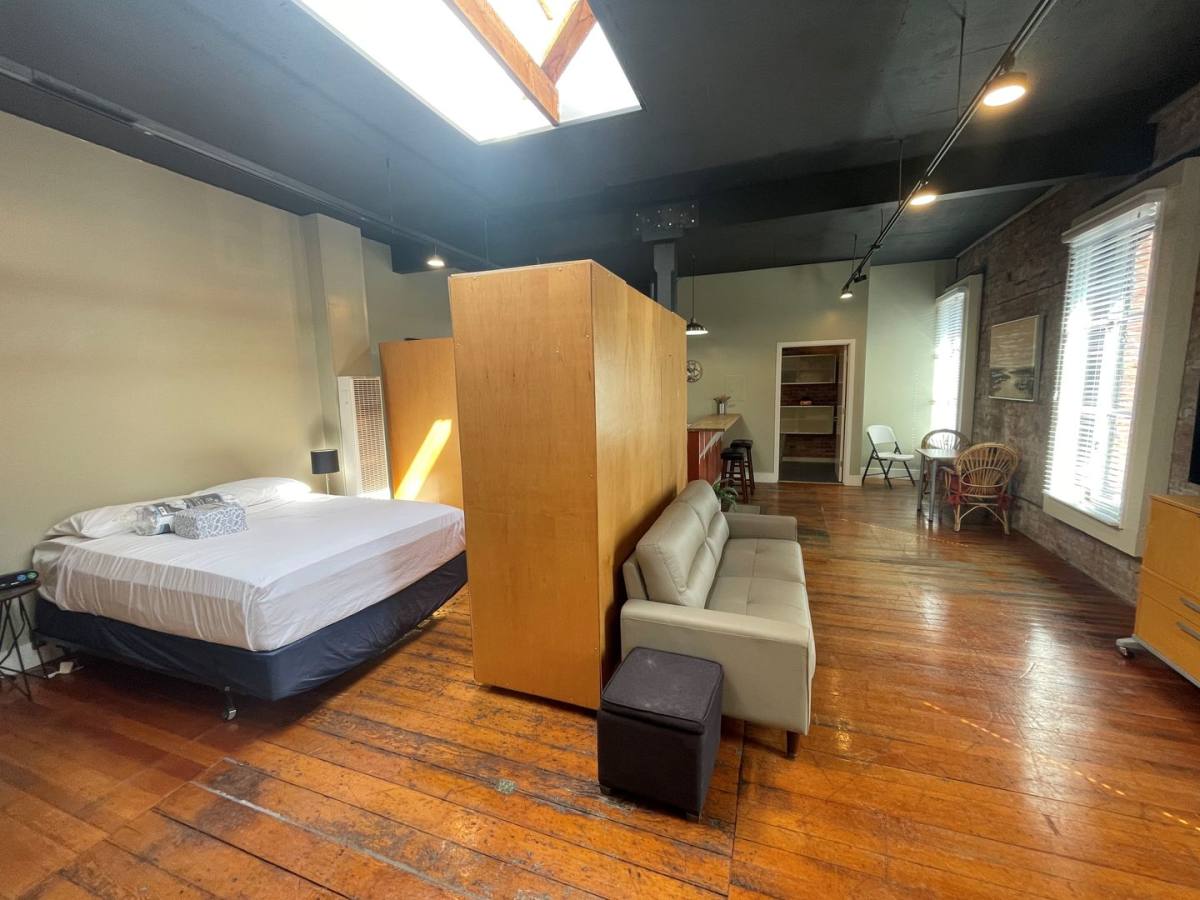 Apartment for rent at 422 1st St, Eureka, CA 95501