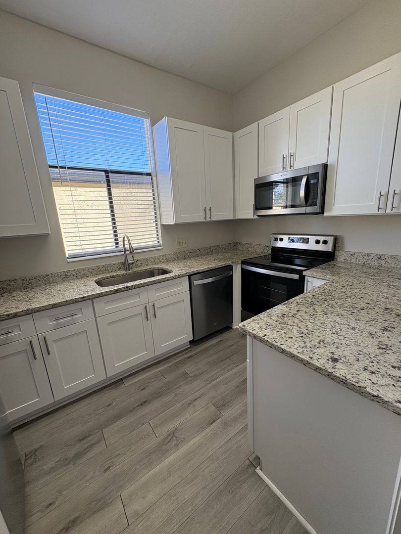 Apartment for rent at 3420 University Blvd S, Jacksonville, FL 32216