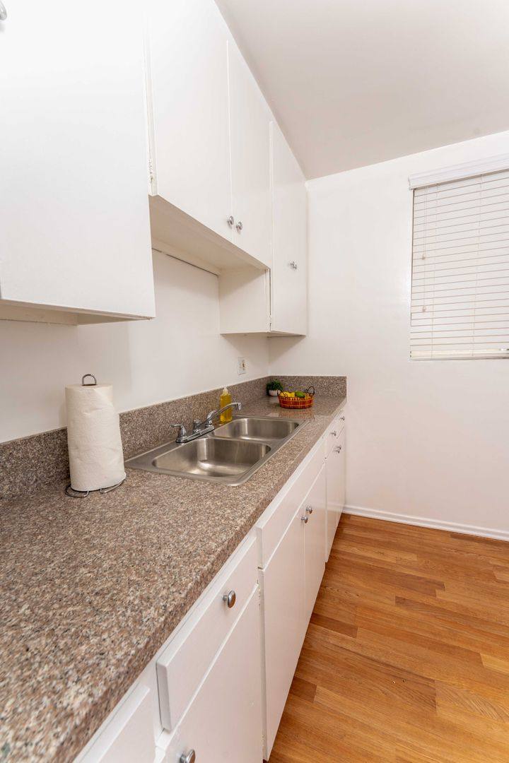 Apartment for rent at 11712 Darlington Ave, Los Angeles, CA 90049
