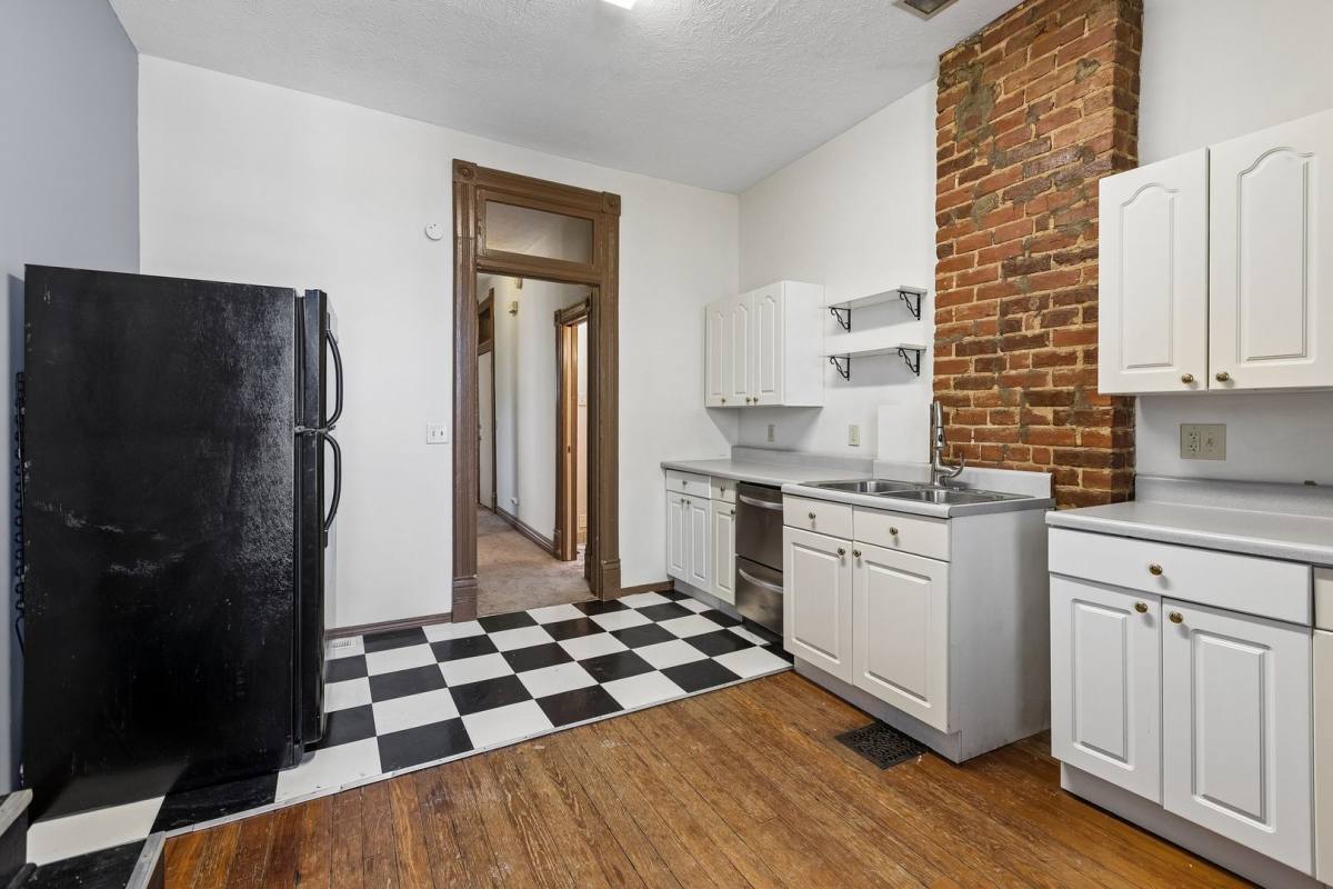 Apartment for rent at 1313 S 32nd St, Omaha, NE 68105