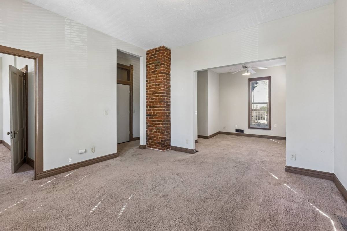 Apartment for rent at 1313 S 32nd St, Omaha, NE 68105