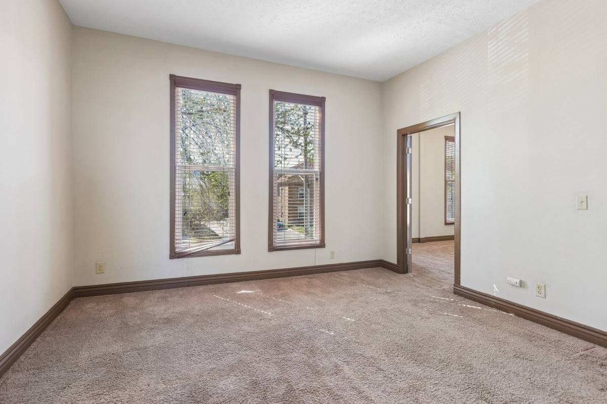 Apartment for rent at 1313 S 32nd St, Omaha, NE 68105