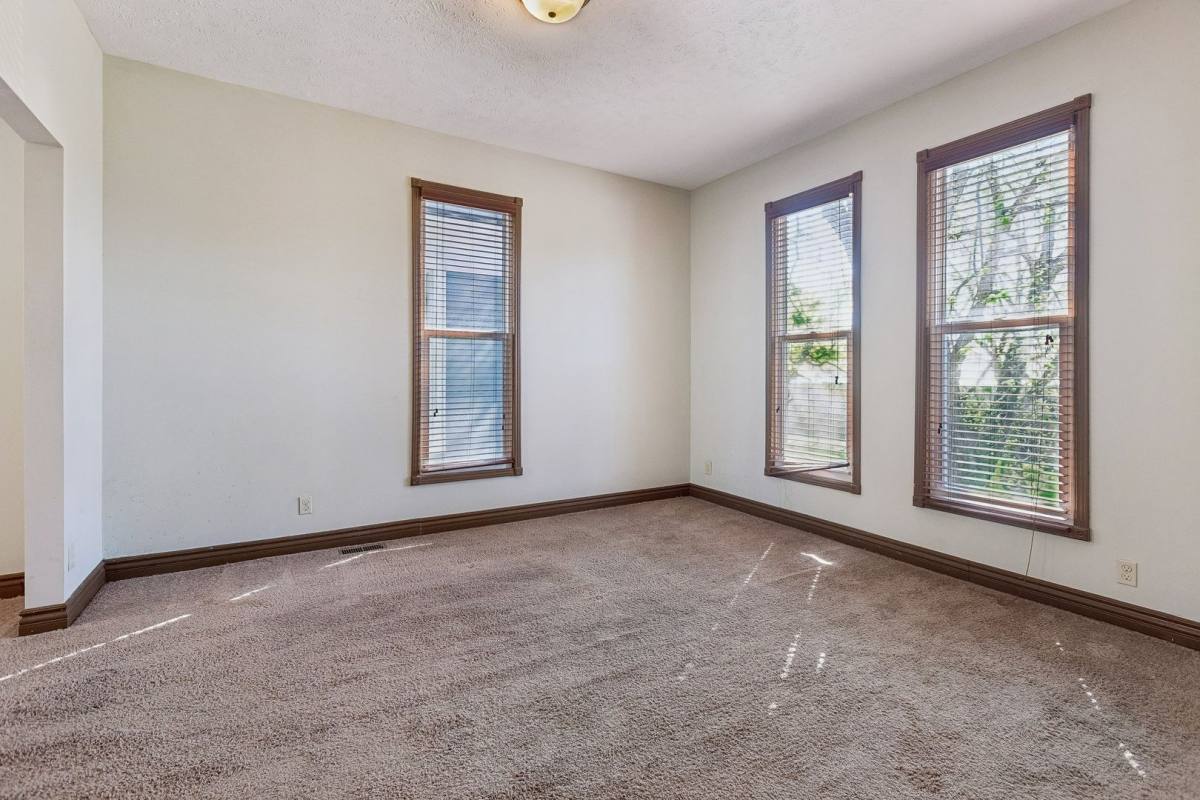 Apartment for rent at 1313 S 32nd St, Omaha, NE 68105