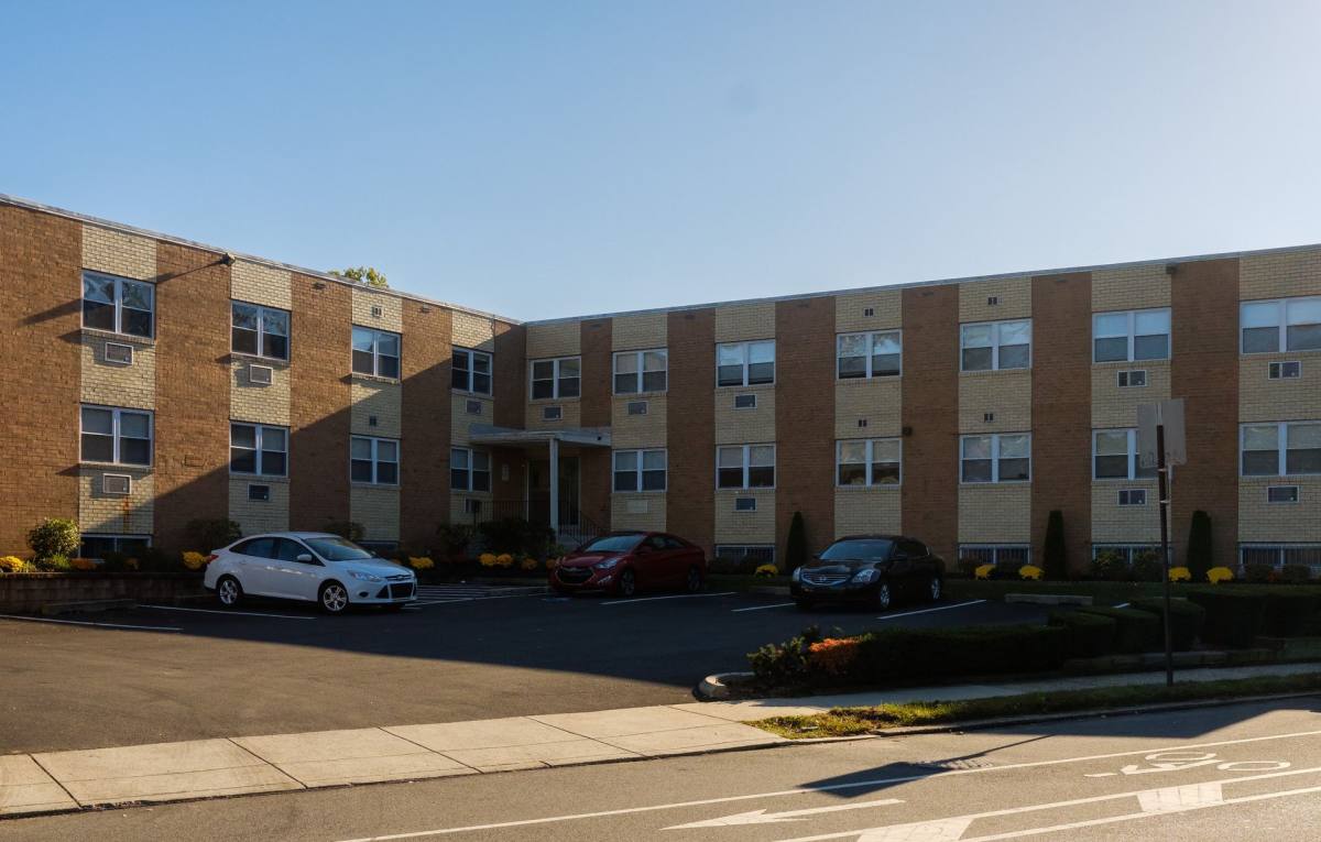Apartment for rent at 700 W Walnut Lane, Philadelphia, PA 19144