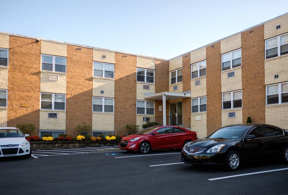 Apartment for rent at 700 W Walnut Lane, Philadelphia, PA 19144