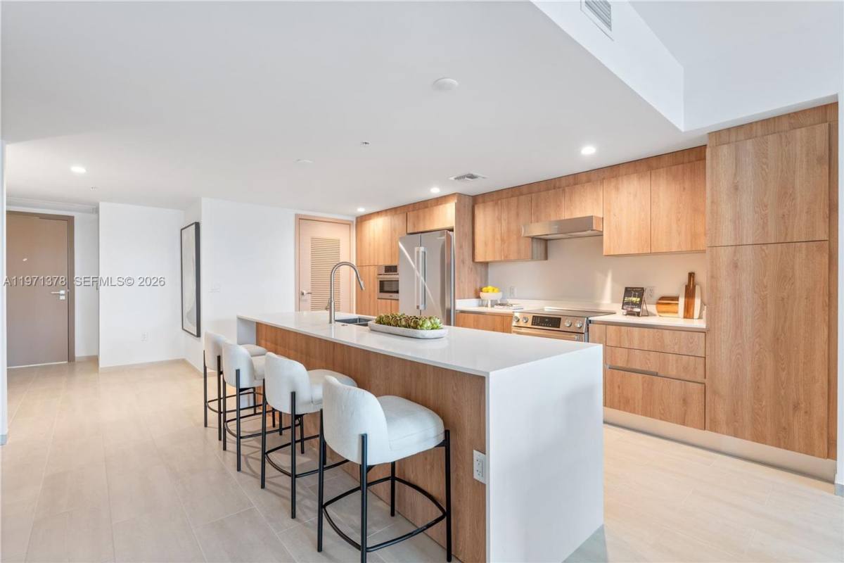 House for rent at 10281 W Bay Harbor Dr, Miami Beach, FL 33154