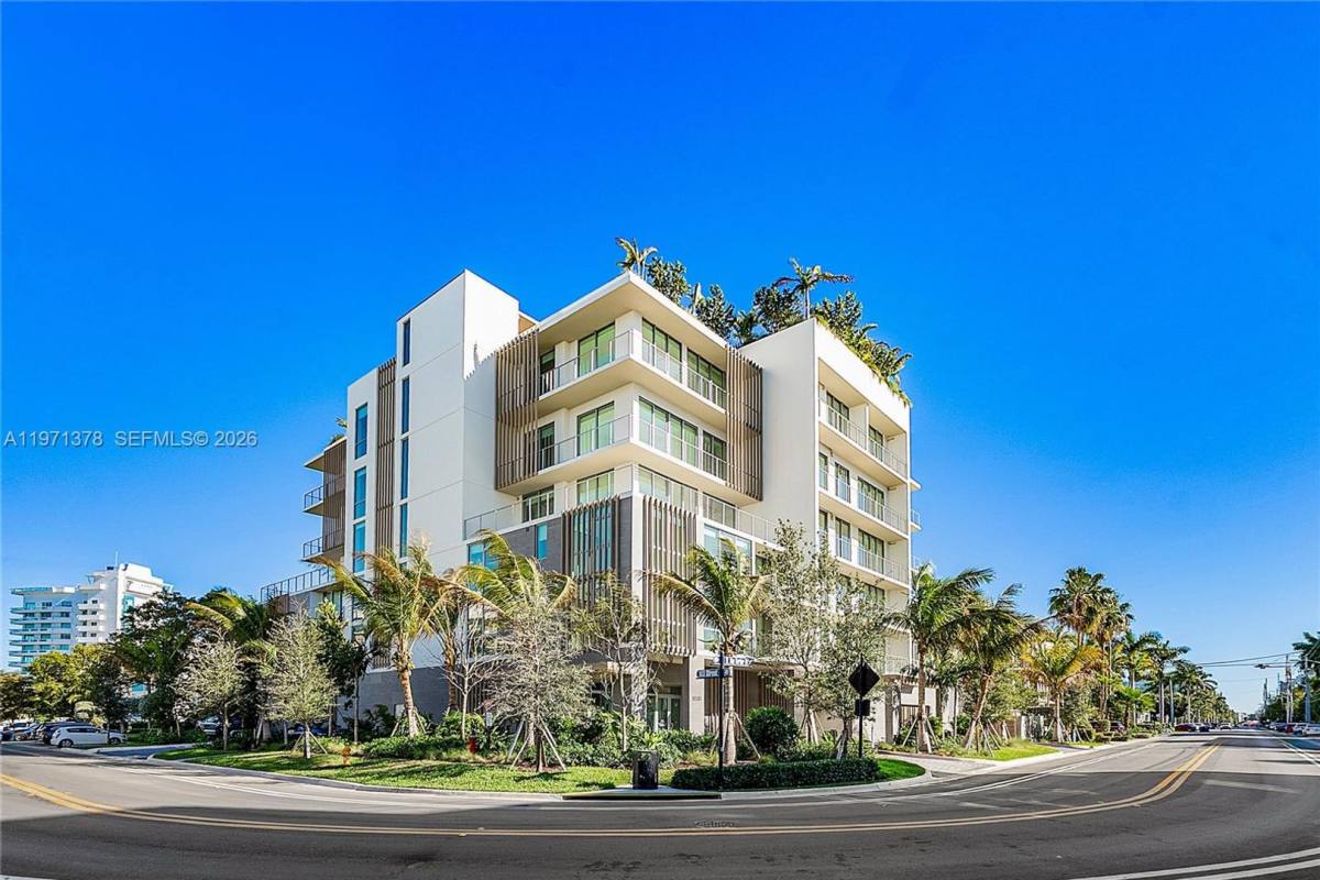 House for rent at 10281 W Bay Harbor Dr, Miami Beach, FL 33154