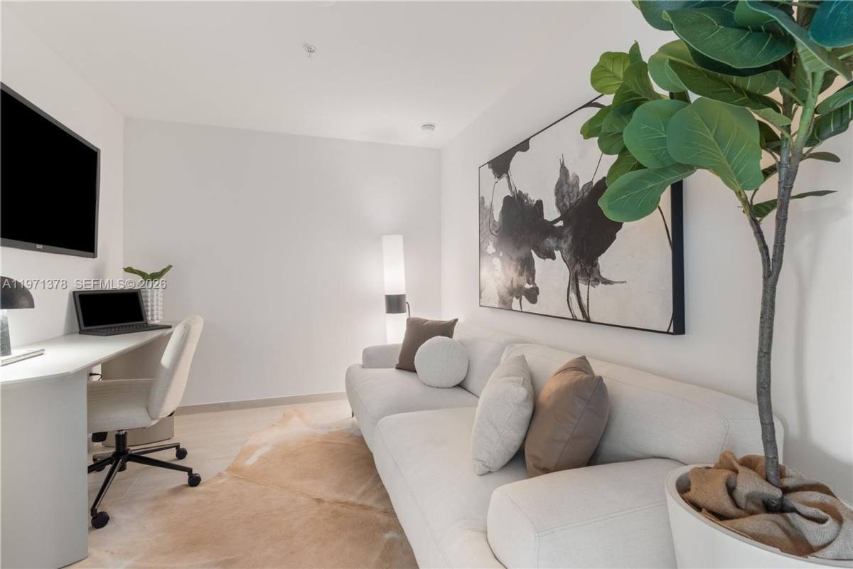 House for rent at 10281 W Bay Harbor Dr, Miami Beach, FL 33154