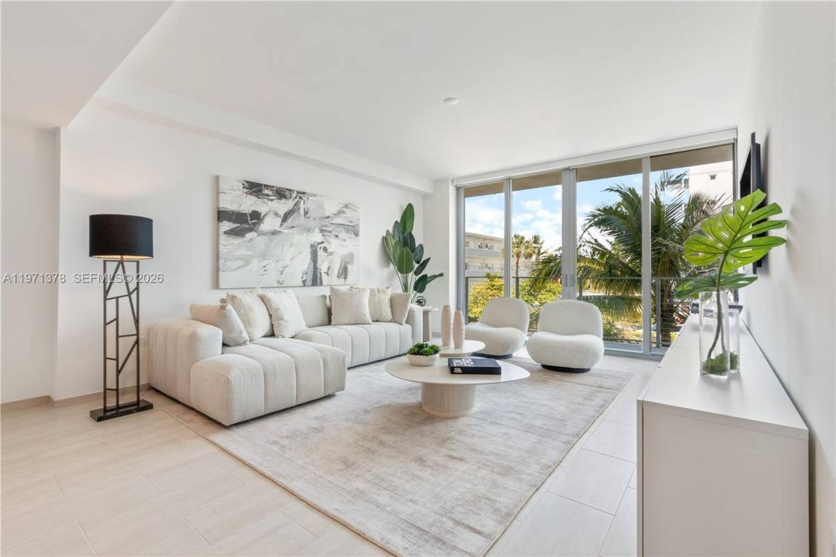 House for rent at 10281 W Bay Harbor Dr, Miami Beach, FL 33154
