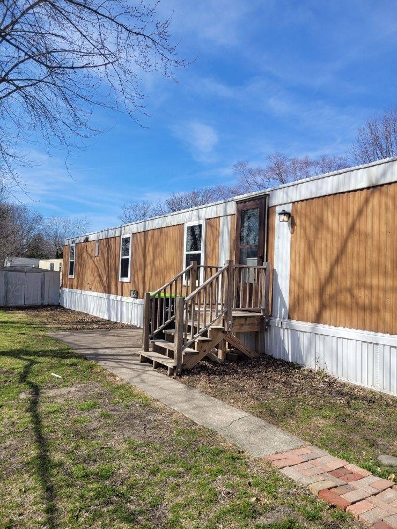 Townhouse for rent at 701 N Carico St, Tuscola, IL 61953