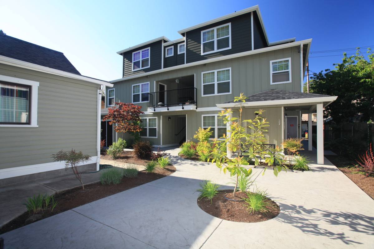 Apartment for rent at 527 W 10th Ave, Eugene, OR 97401