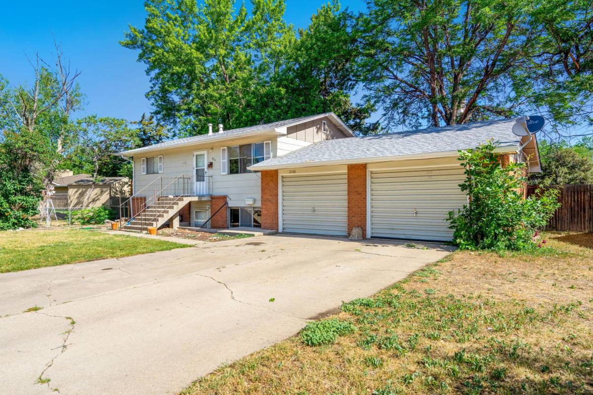 Apartment for rent at 2108 Applewood Rd, Fort Collins, CO 80521