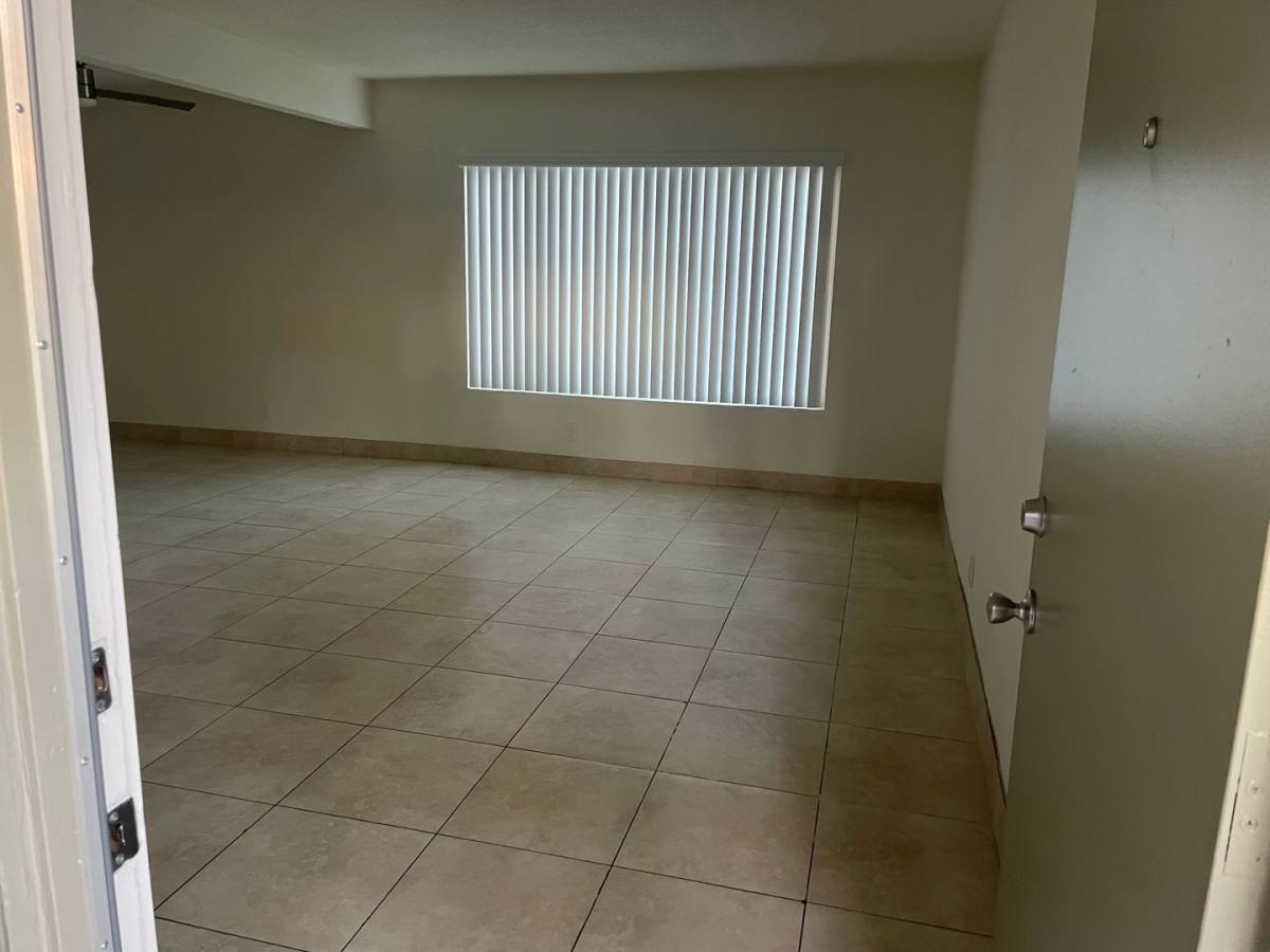 Apartment for rent at 537 & 543 S E St, Anaheim, CA 92805