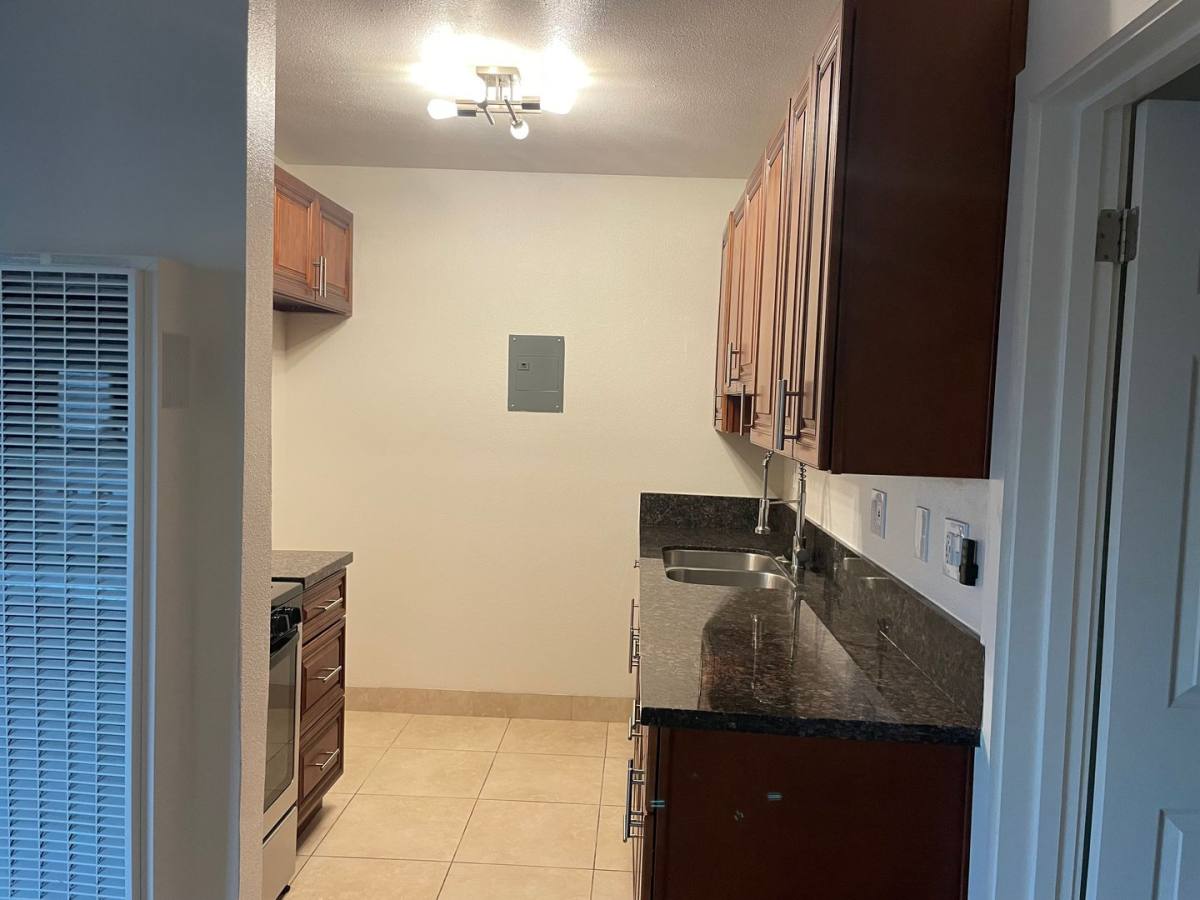 Apartment for rent at 537 & 543 S E St, Anaheim, CA 92805
