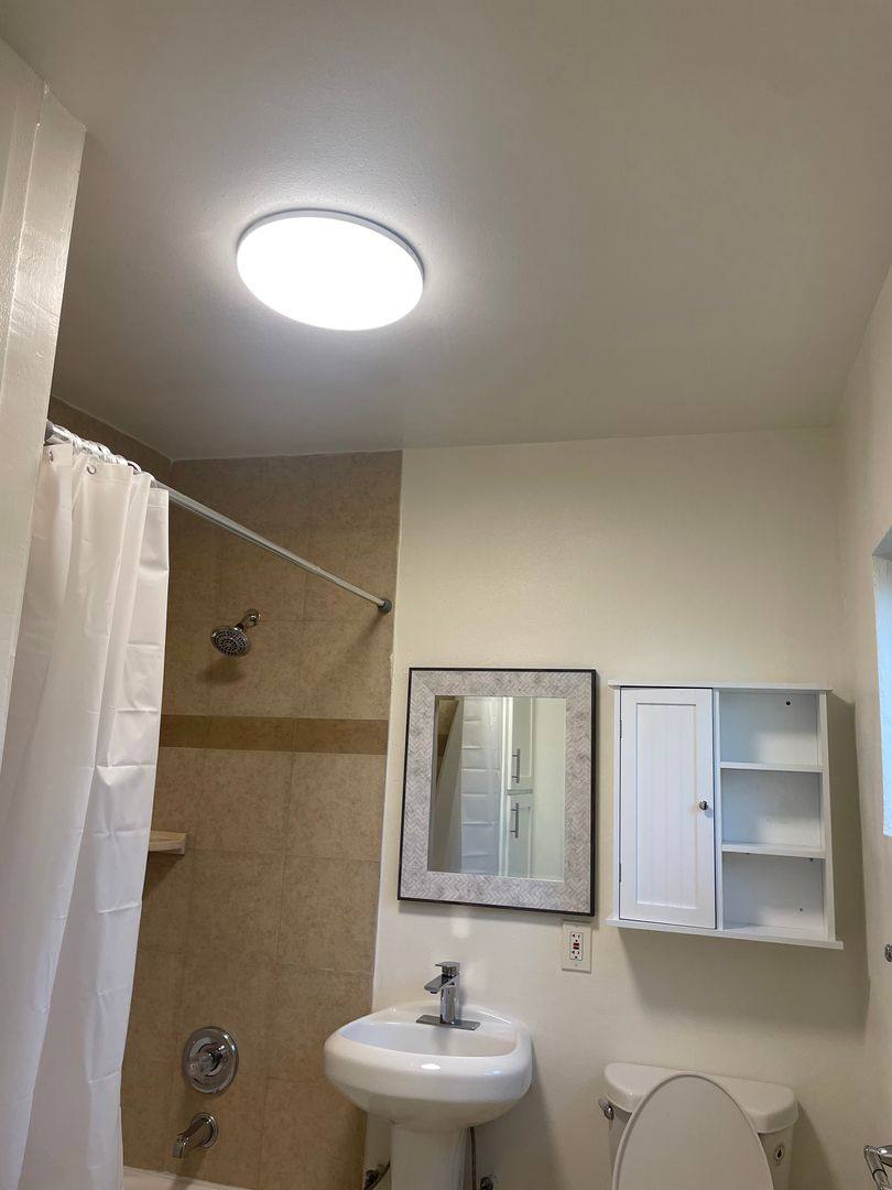 Apartment for rent at 537 & 543 S E St, Anaheim, CA 92805