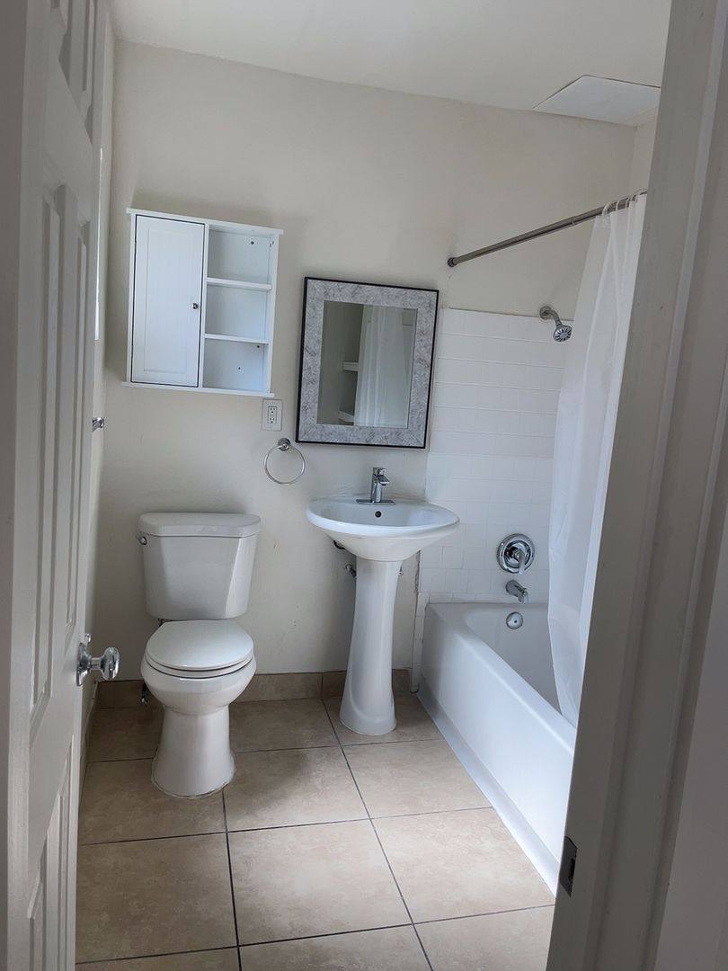 Apartment for rent at 549 & 555 S E St, Anaheim, CA 92805