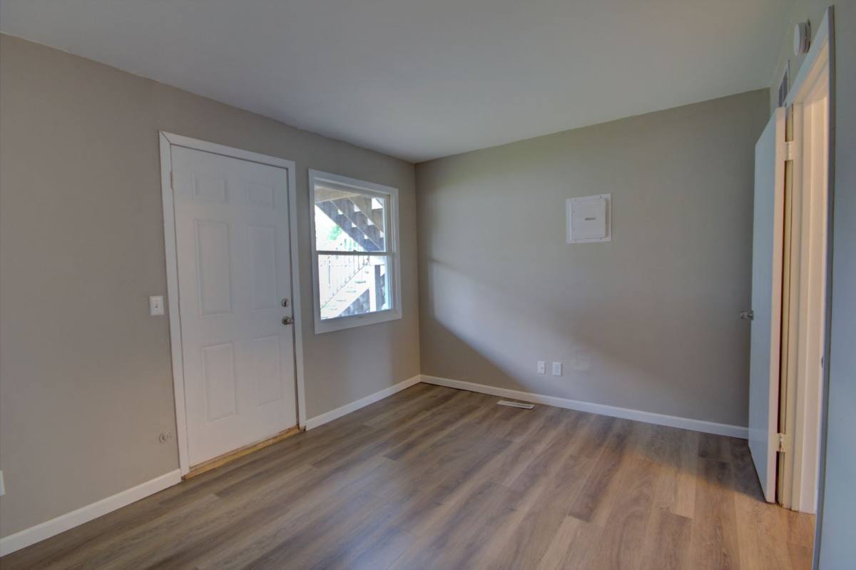 Apartment for rent at 614 E 15th St, Davenport, IA 52803