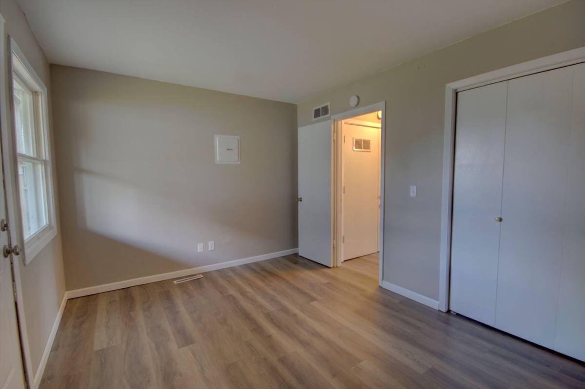 Apartment for rent at 614 E 15th St, Davenport, IA 52803