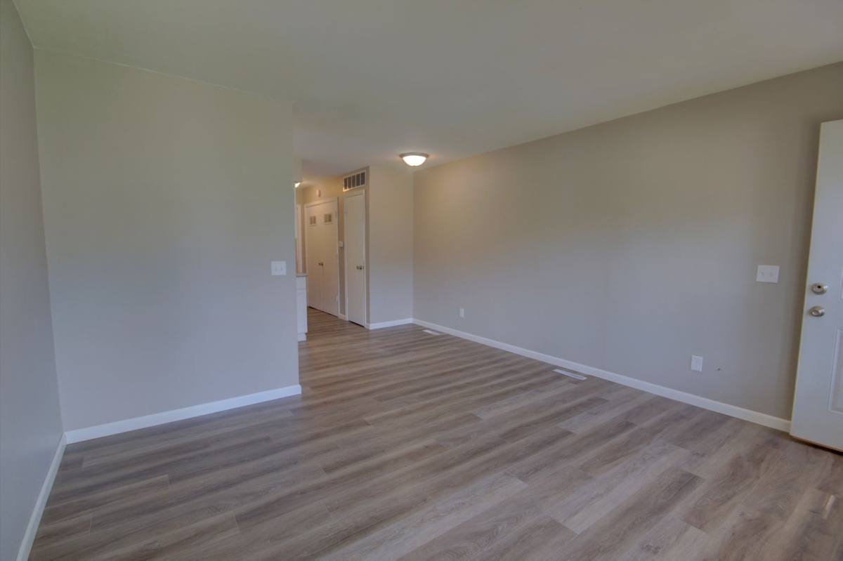 Apartment for rent at 614 E 15th St, Davenport, IA 52803