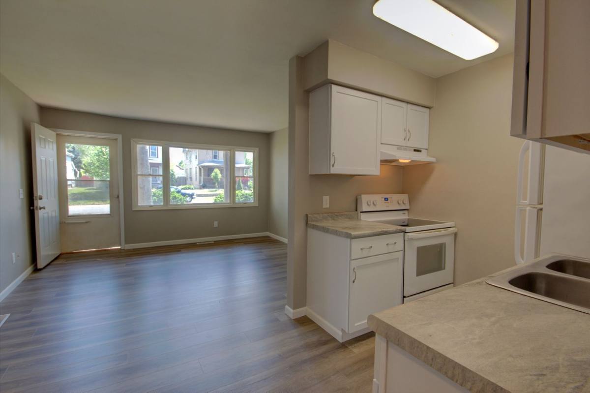 Apartment for rent at 614 E 15th St, Davenport, IA 52803