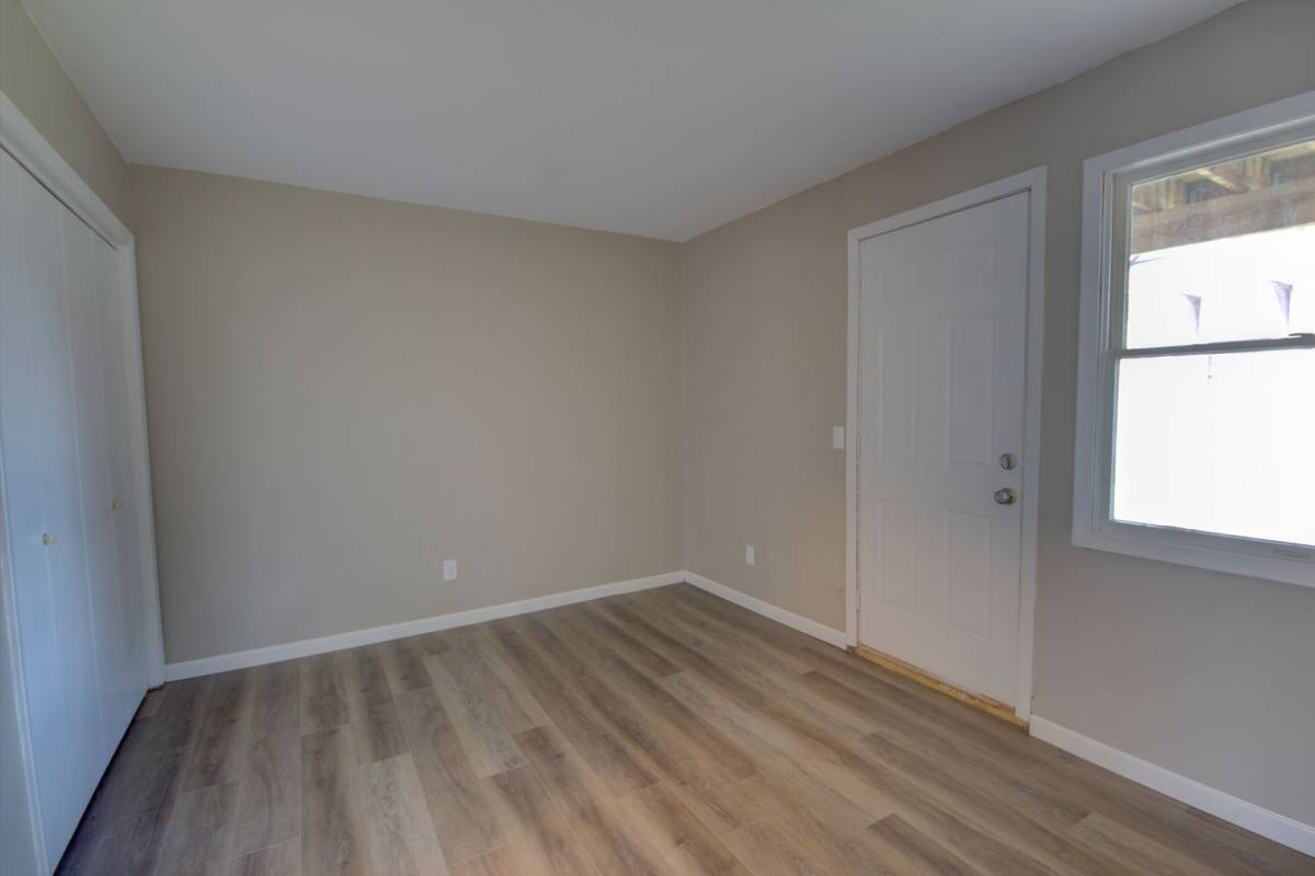 Apartment for rent at 614 E 15th St, Davenport, IA 52803
