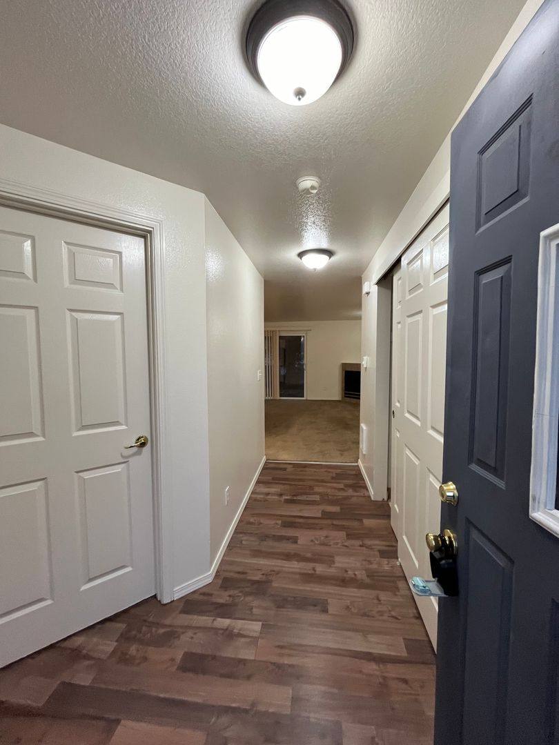 Townhouse for rent at 1301 SE Ellsworth Rd, Vancouver, WA 98664