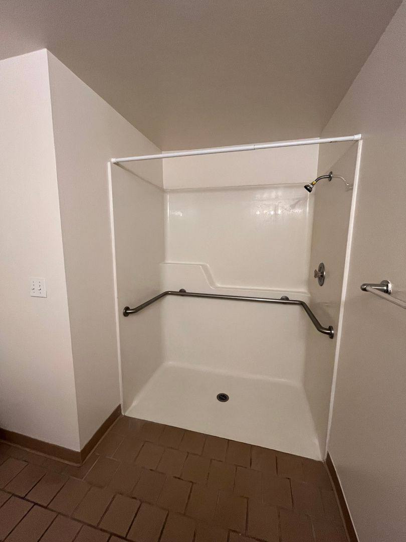 Townhouse for rent at 1301 SE Ellsworth Rd, Vancouver, WA 98664