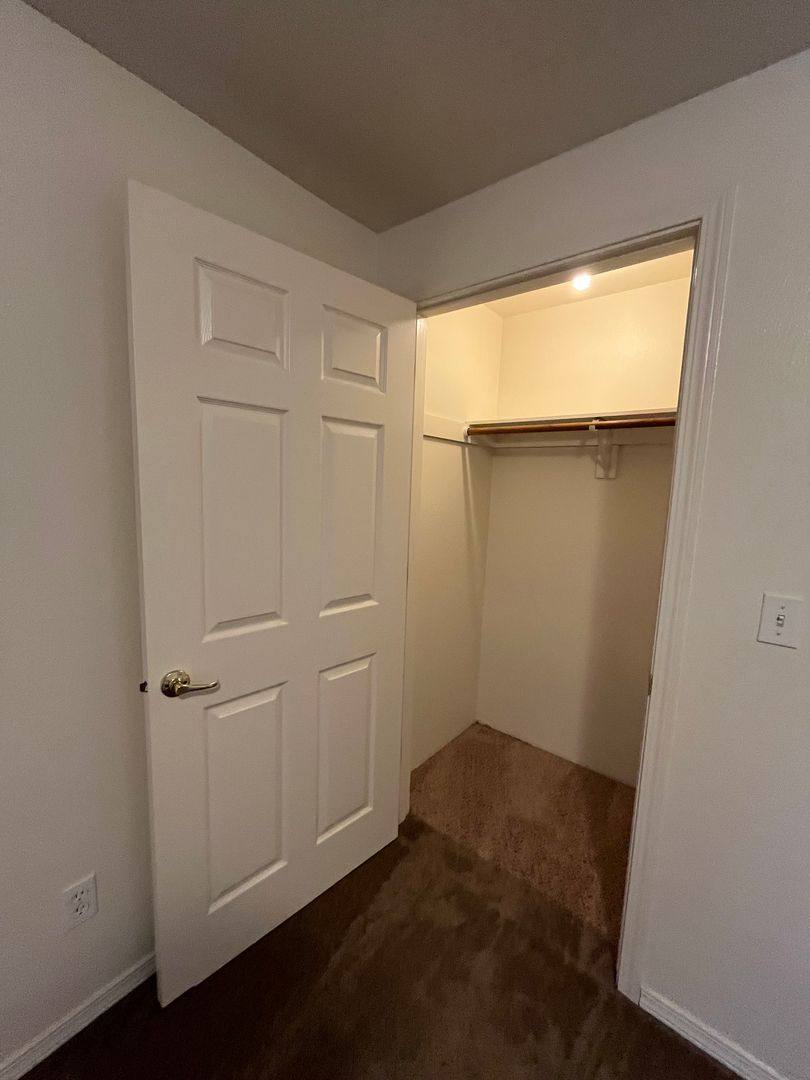 Townhouse for rent at 1301 SE Ellsworth Rd, Vancouver, WA 98664