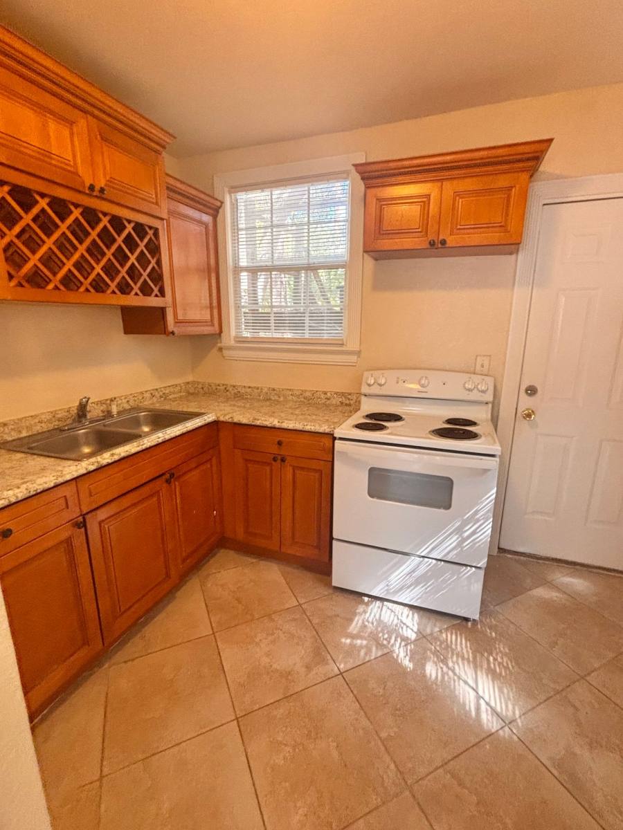 Apartment for rent at 3233-3235 Post St, Jacksonville, FL 32205